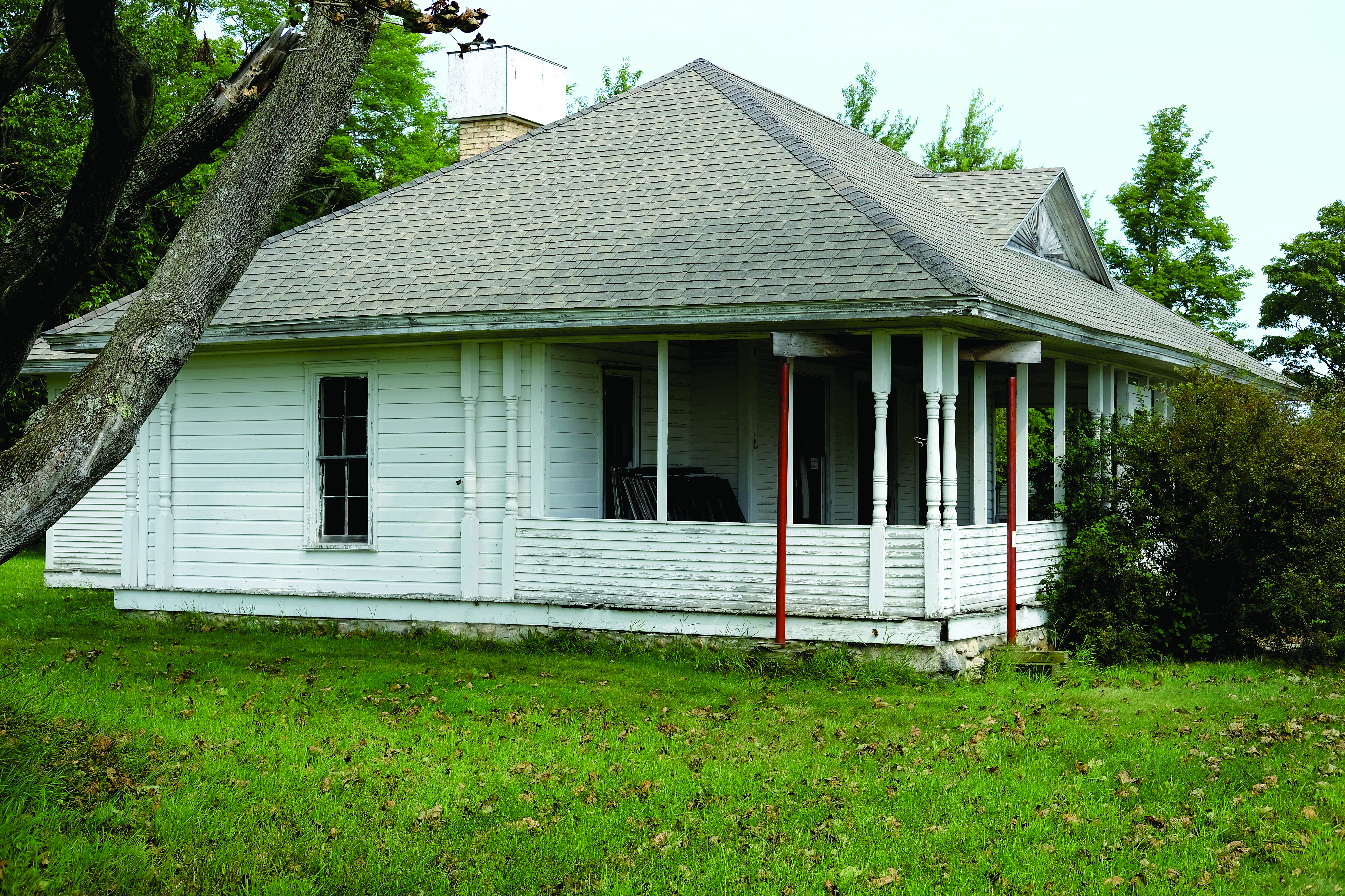 Is North Manitou Cottage A Frank Lloyd Wright Design The Ticker