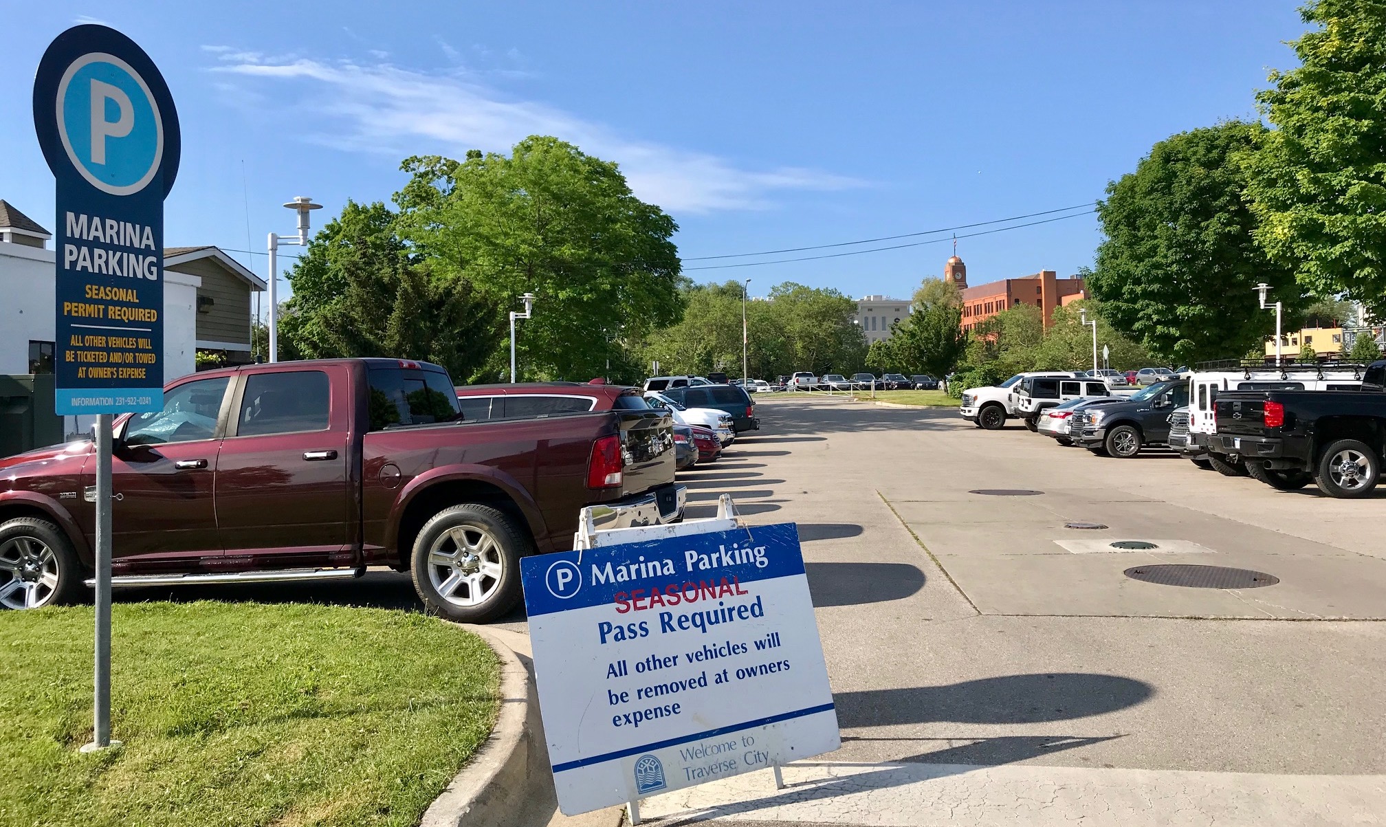 parking at traverse city airport