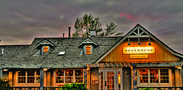 The Boathouse On Traverse City S Old Mission Peninsula Features