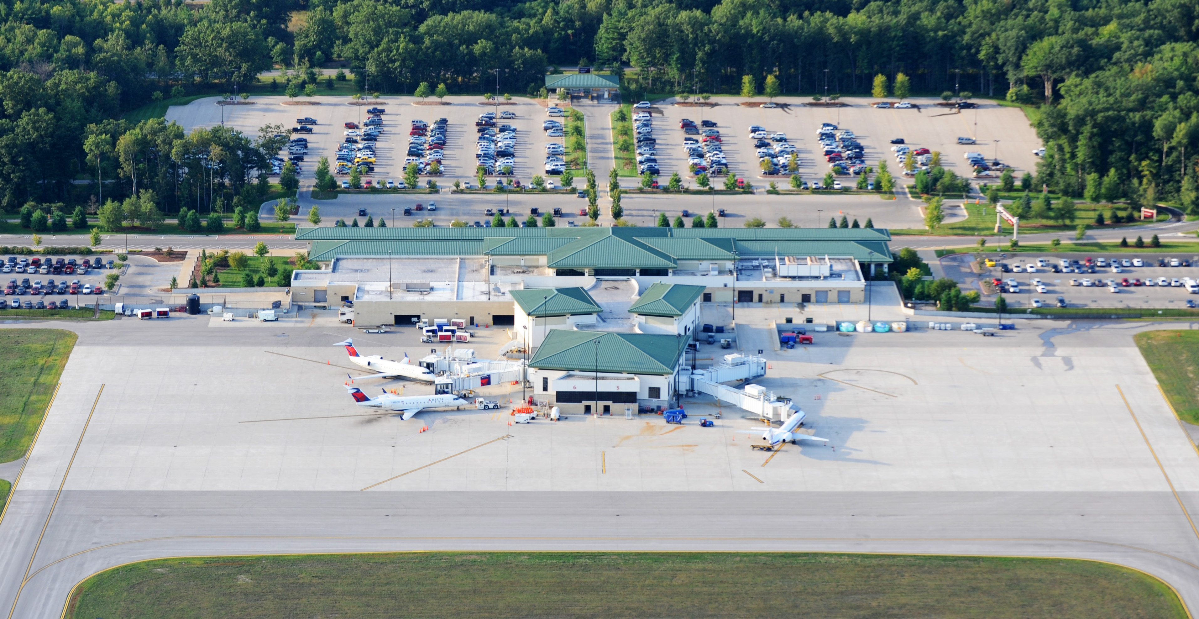 muskegan airport traverse city michigan